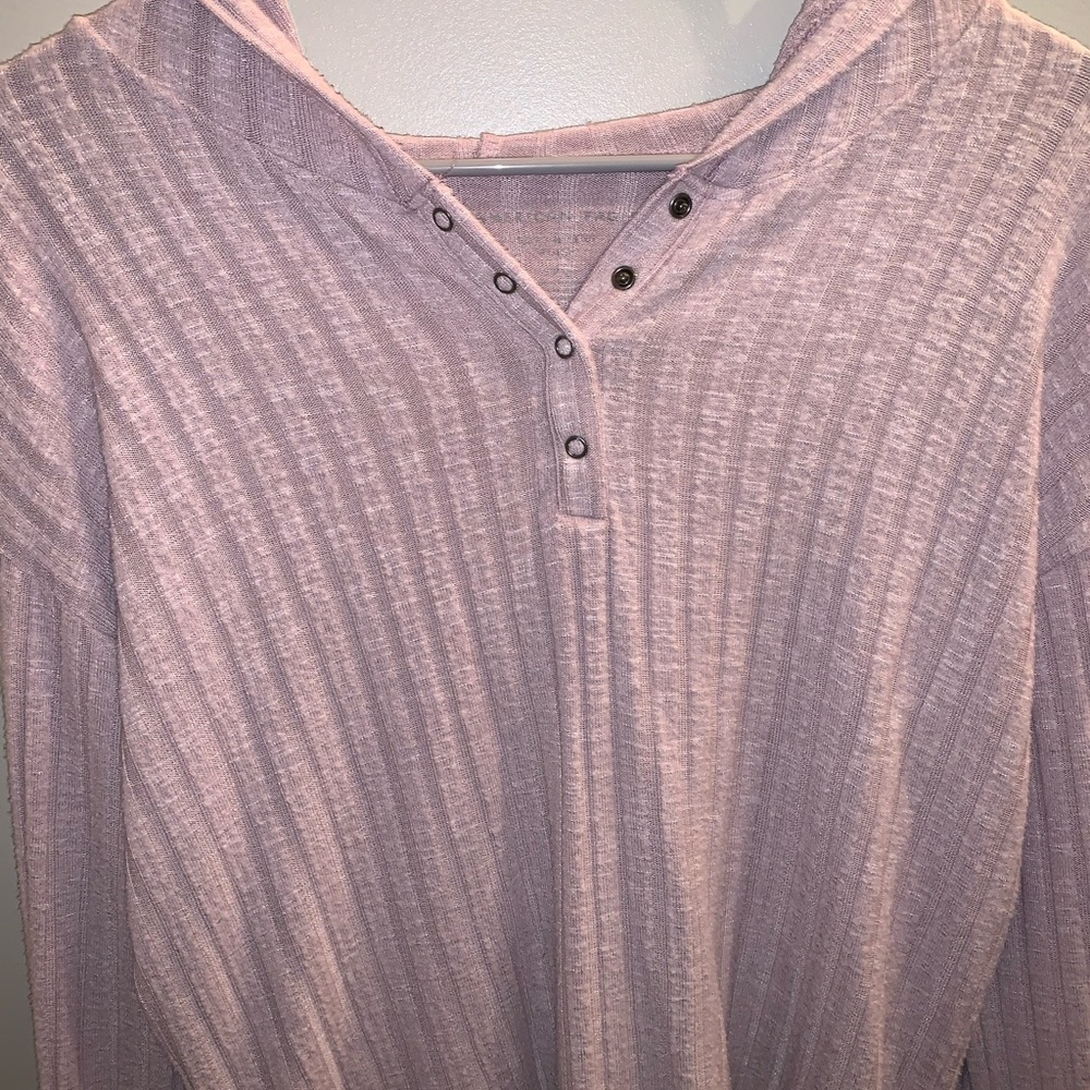 Lavender colored top - Picture 2 of 4